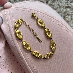 Gold textured bracelet (stainless steel)